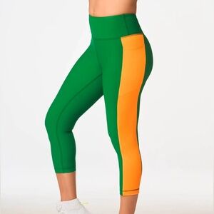 Zumba Destination Zumba Crop Leggings - Groovin Green Size M